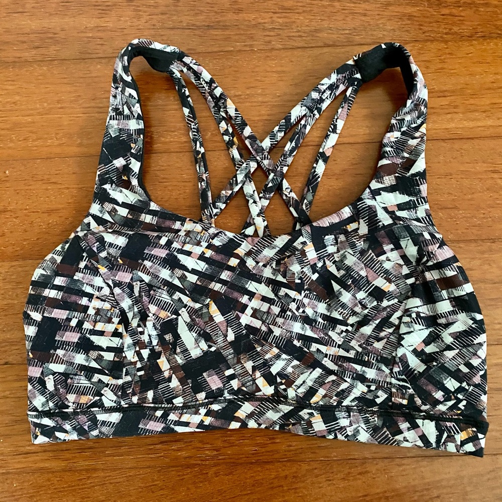 Lululemon Free To Be Serene Bra sz 8
Kaleidoscopic